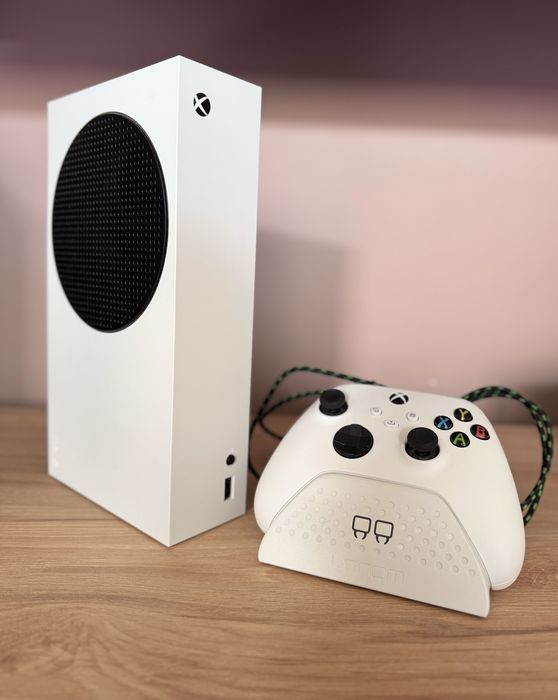 Xbox series S pad i ładowarka