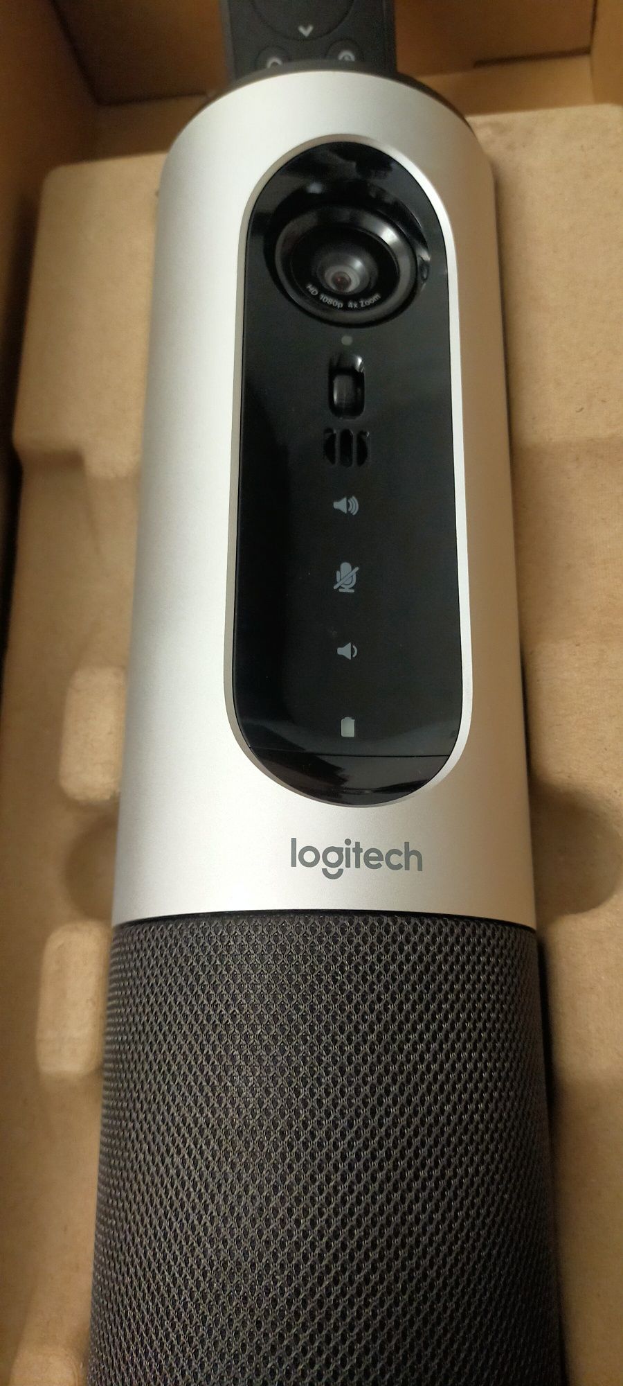 Веб-камера конфиренц-камера Logitech Conference Cam Connect (960-00103