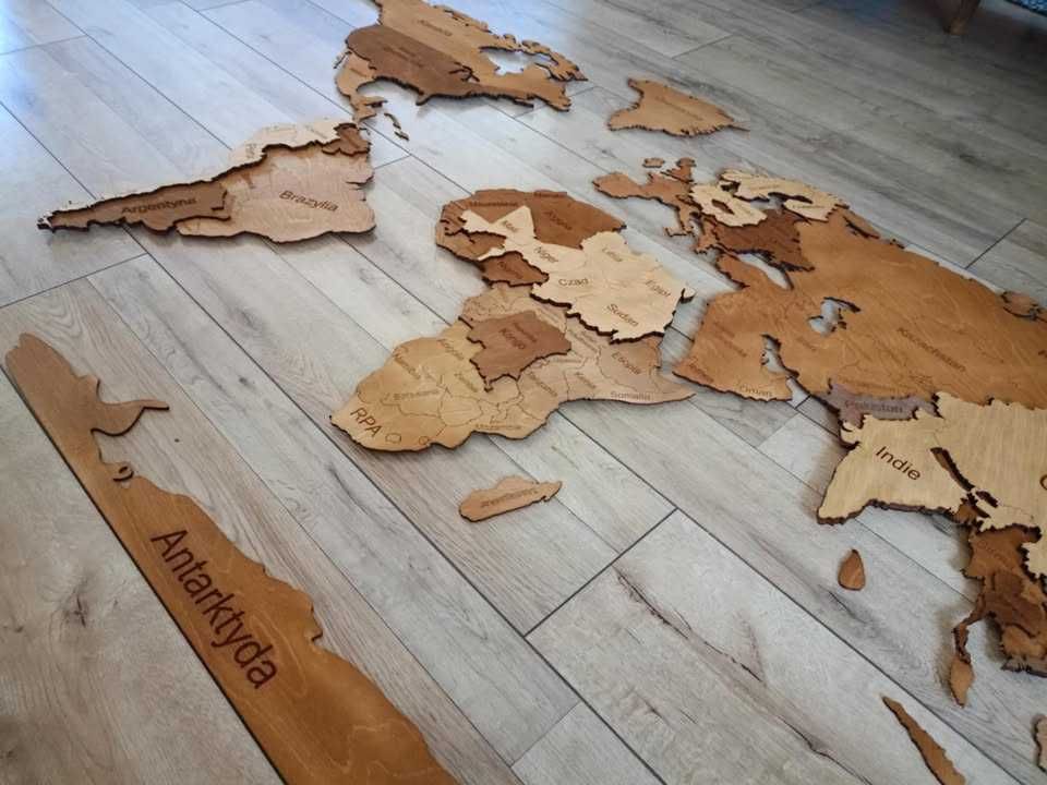 Drewniana mapa świata