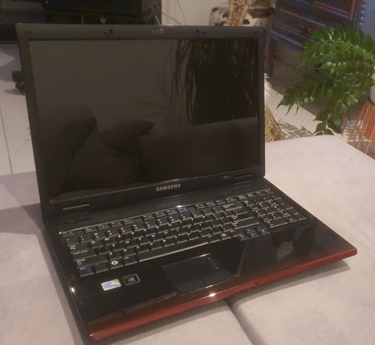 Laptop SAMSUNG  R710