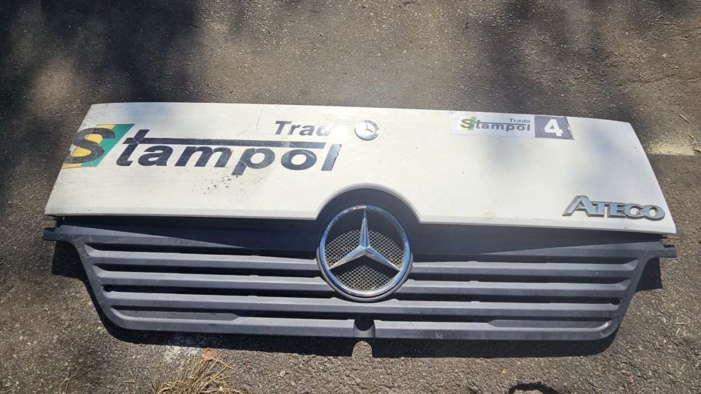 MASKA ATRAPA GRILL MERCEDES ATEGO