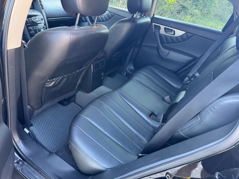 Infiniti QX70 3,7 газ/бенз 2013