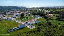 Moradia T5 - Junto à Praia de Ribeira d'Ilhas e Colégio Miramar