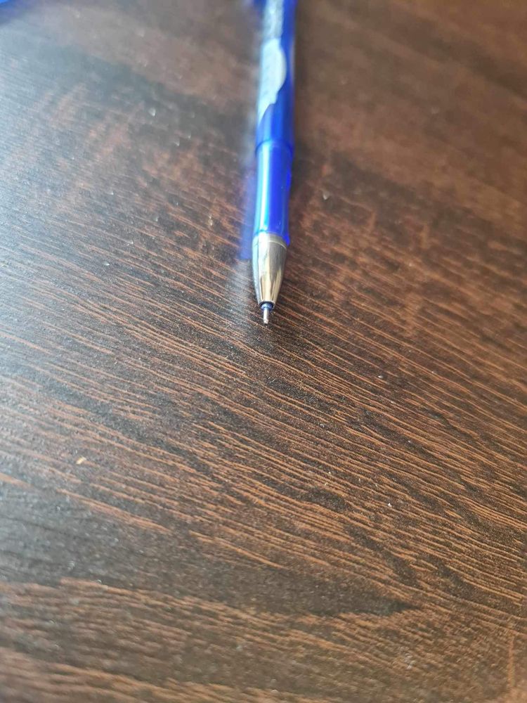 Długopis zmazywalny niebieski +inne przedmioty