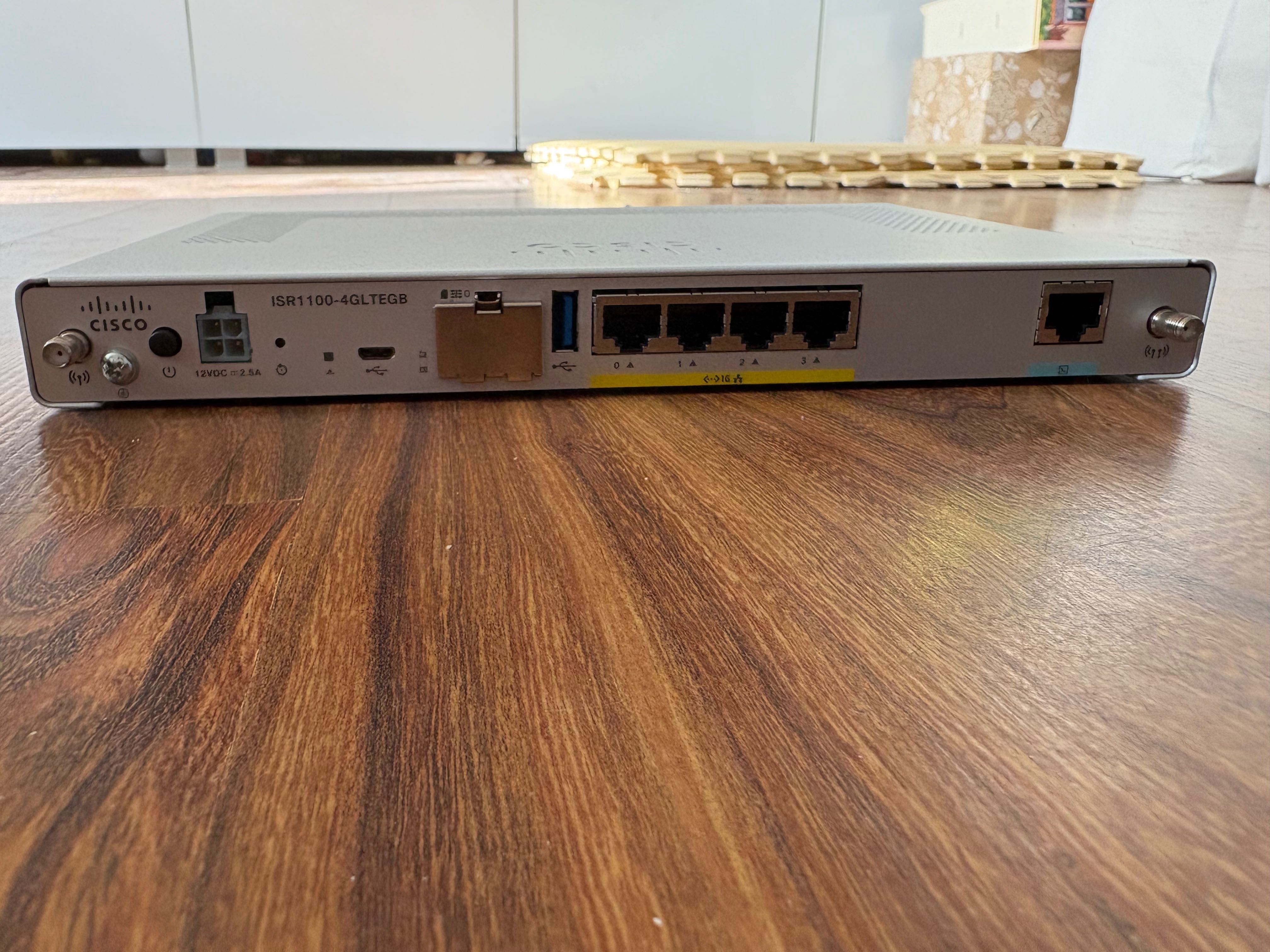Router Cisco ISR 1100-4GLTEGB