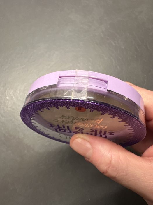 Pudry mineralne Ingrid odcien 01 i 02