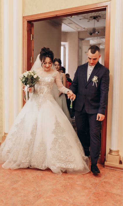 Весільна сукня