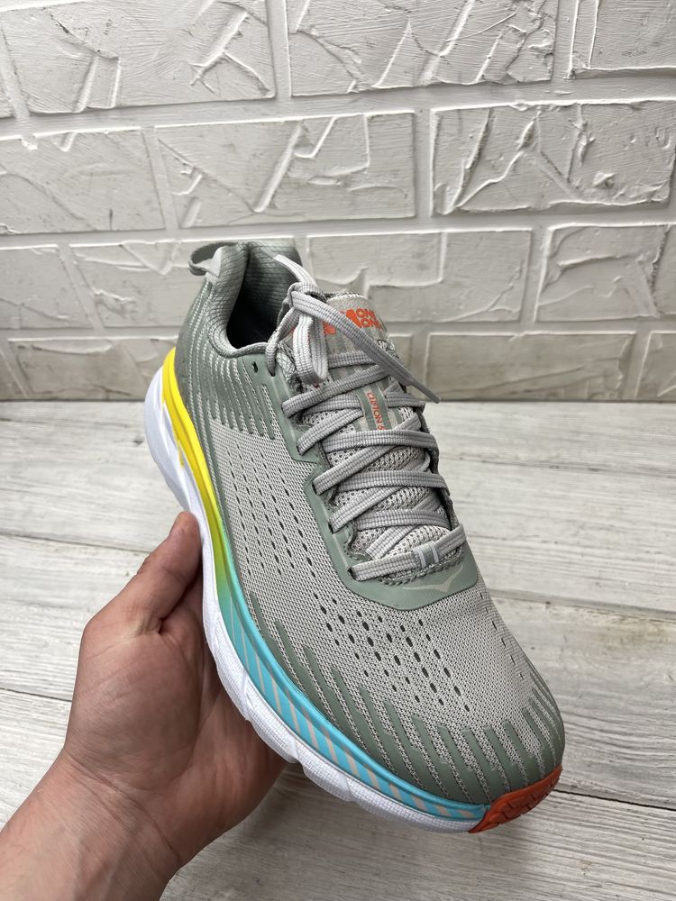 Мудские беговые кроссовки brooks серые hoka