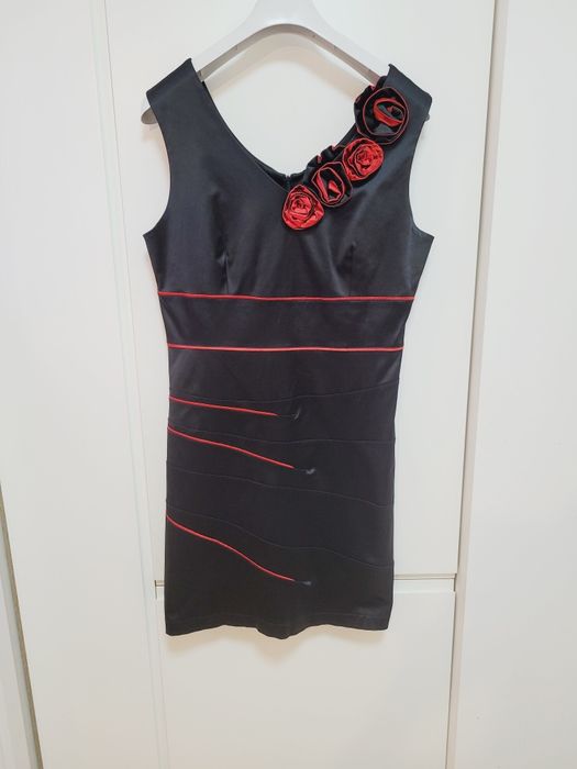 Czarna sukienka koktajlowa 46