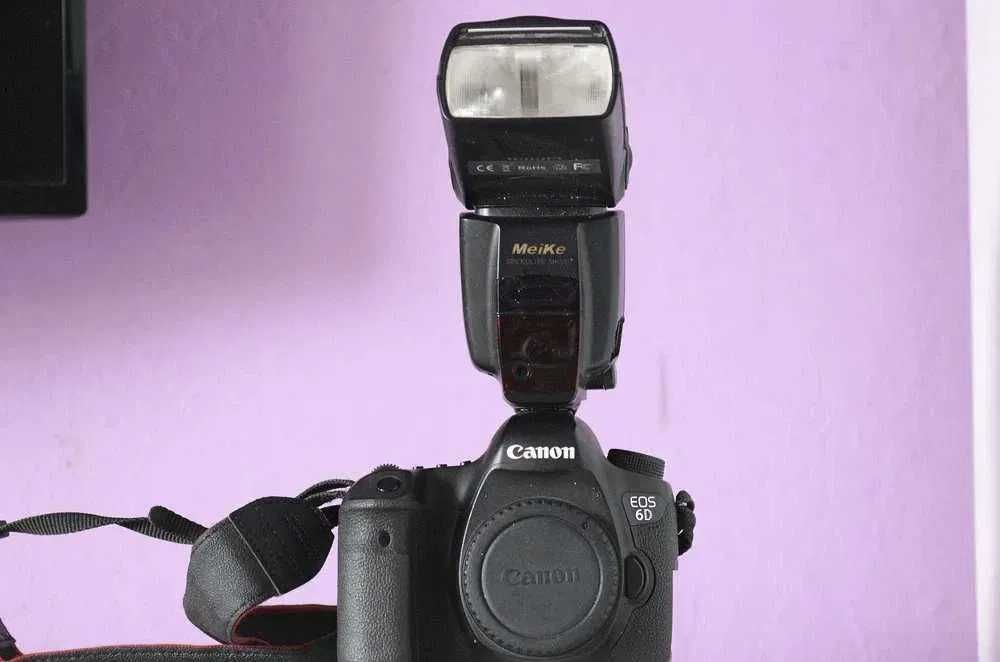 Canon 6D z lampą błyskową