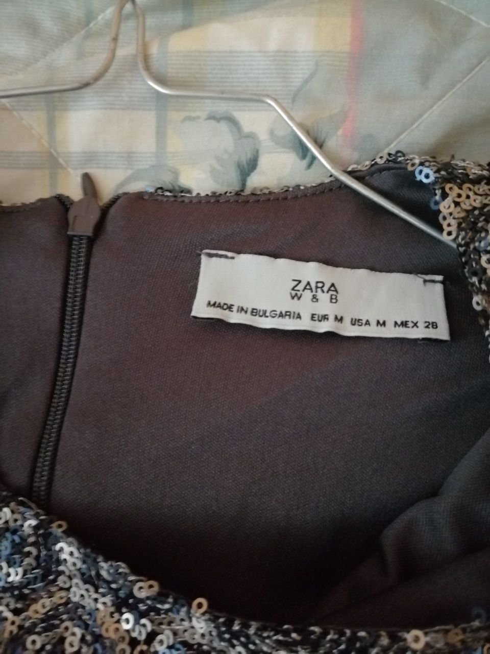 Sukienka cekinowa Zara, rozmiar M.