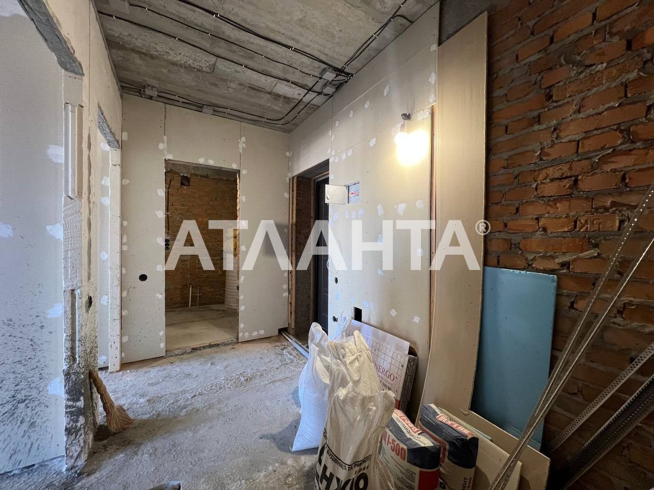 1-кімнатна квартира. Хотів.