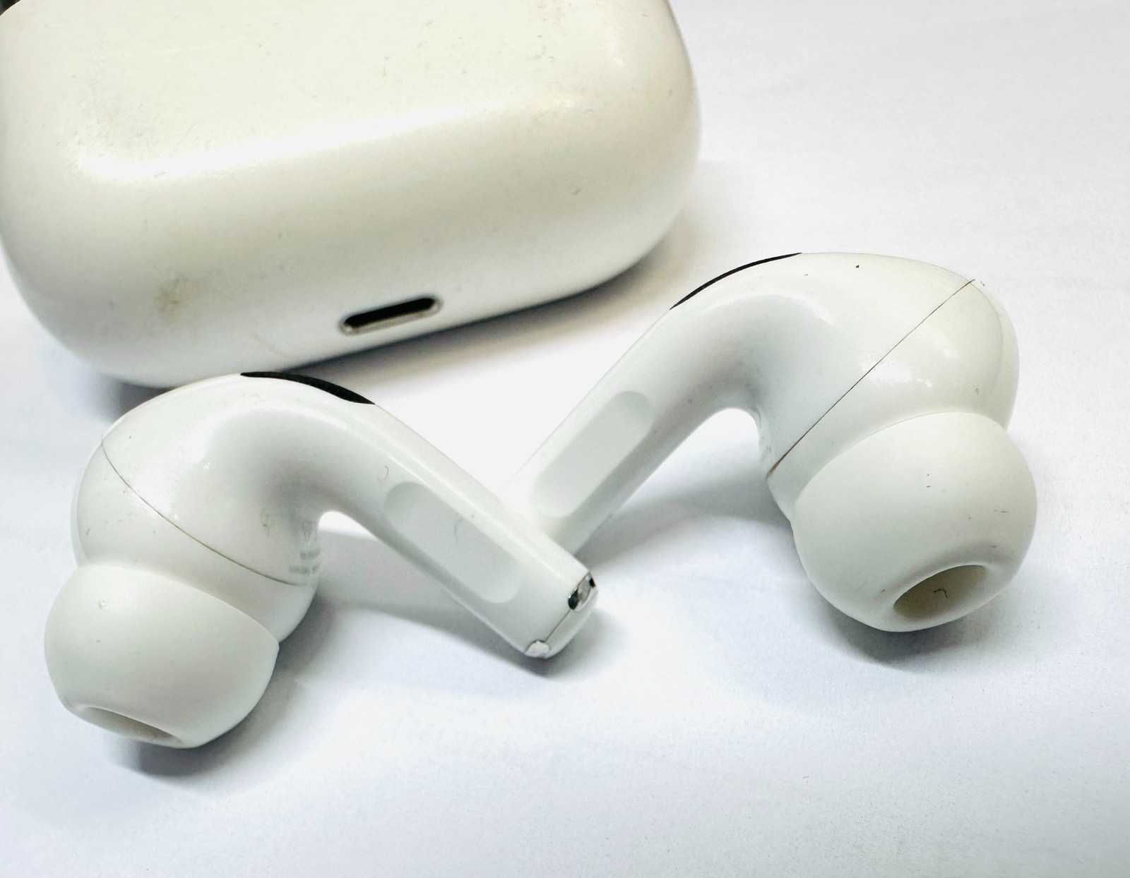 Навушники Apple AirPods Pro