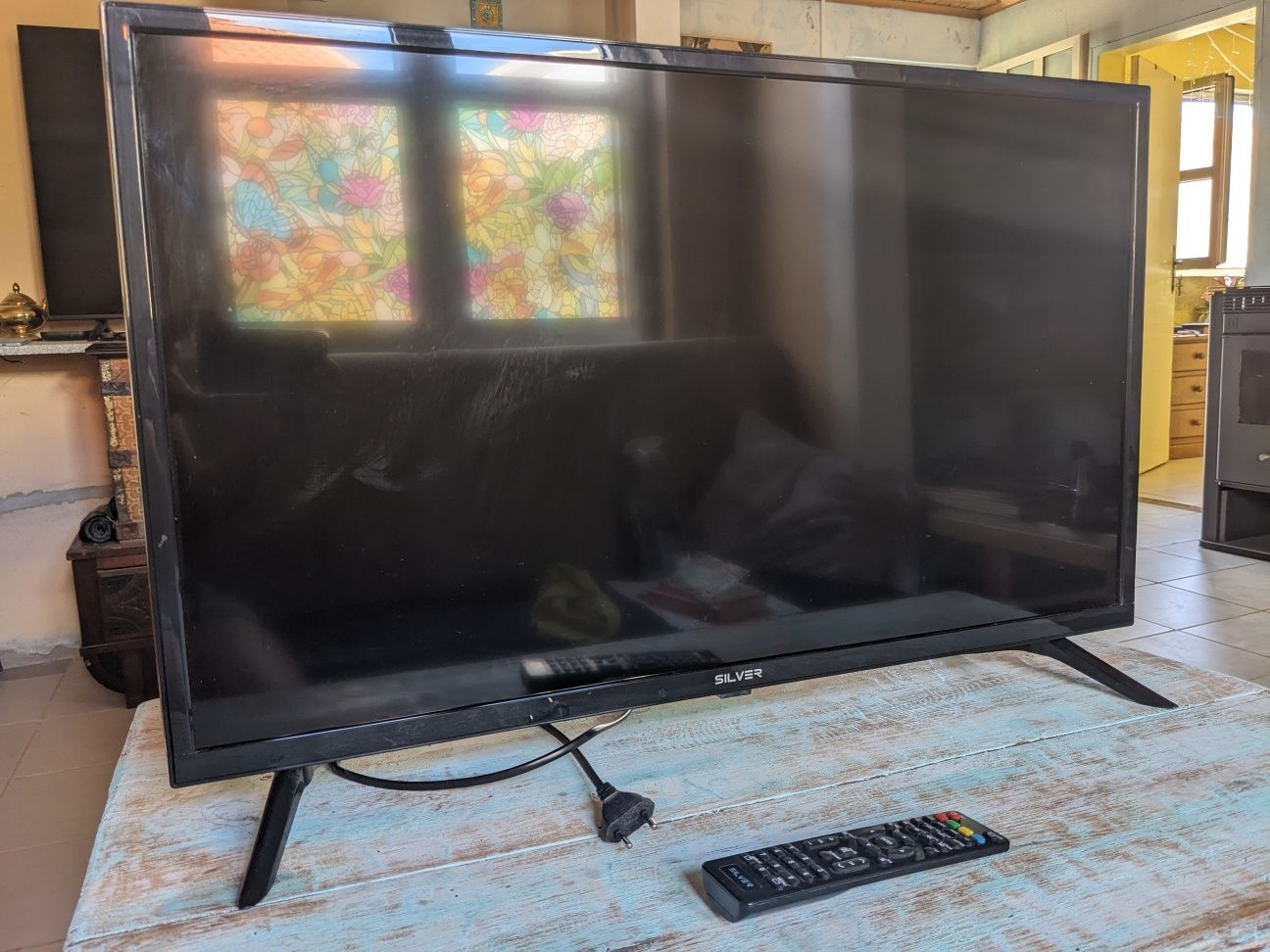 Televisão silver LED HD 32"