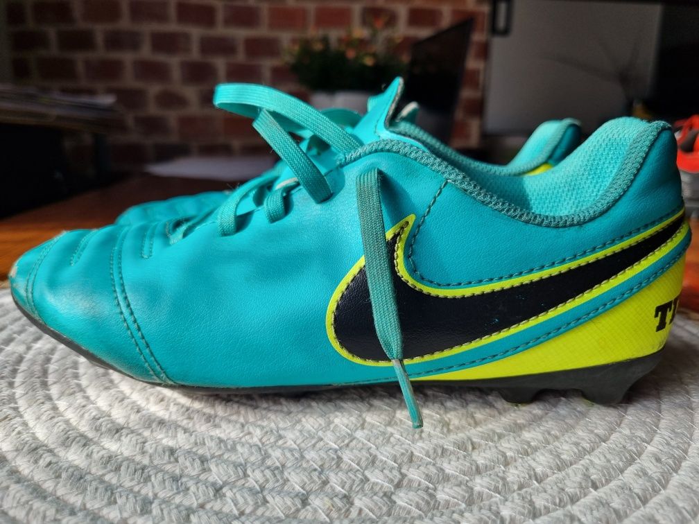 Buty do piłki nożnej, korki, Nike r. 35