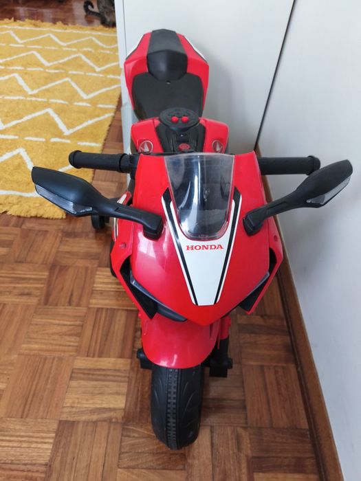 Mota elétrica de criança