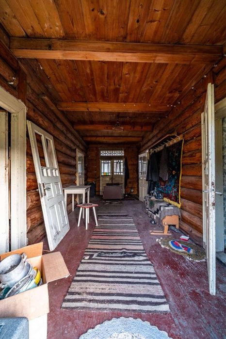 Гуцульська хата в Карпатах | 32 сот. під забудову + ліс, річка