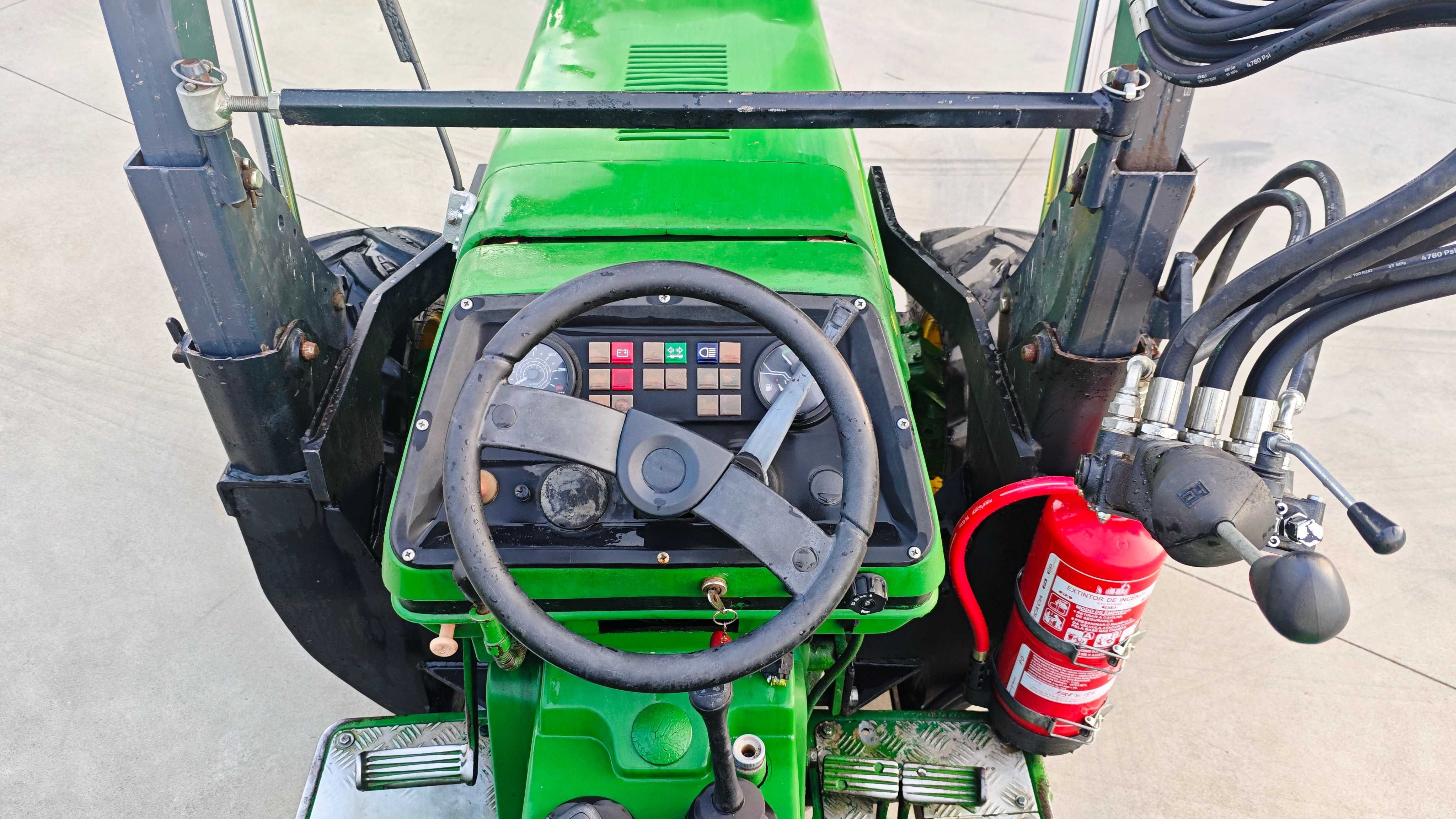 Trator John Deere 1745F | Carregador Frontal