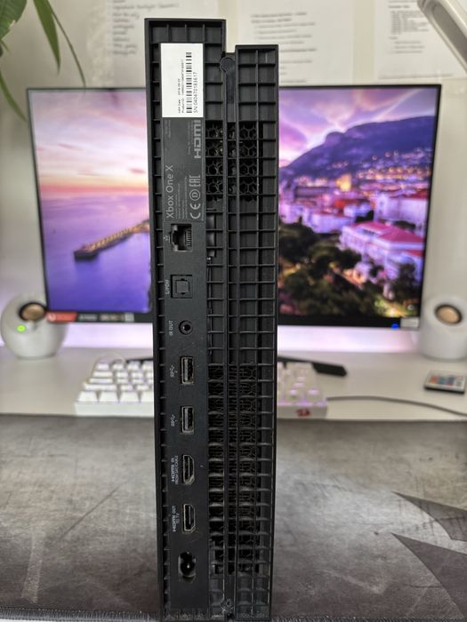 XBOX ONE X nie uszkdzony 1TB