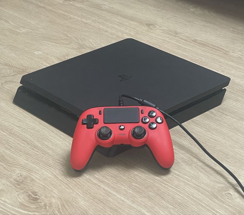 PS4 Slim 500GB em Excelente Estado + 3 Jogos Incluídos