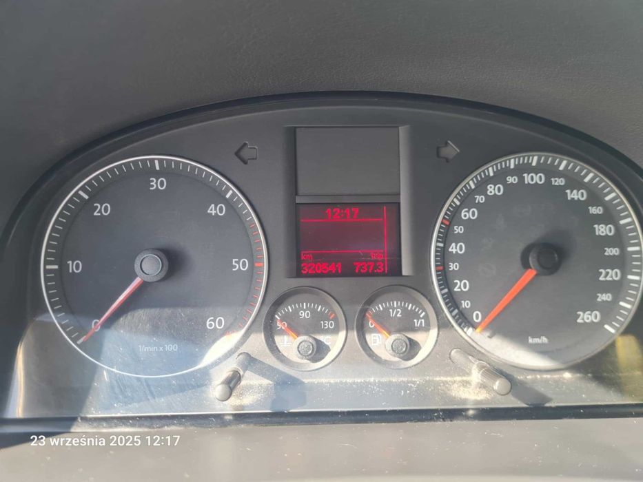 VW TOURAN automat 2010r