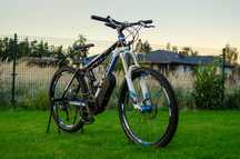 Rower elektryczny Cube AMS 125PRO na silniku TSDZ2 + 2 baterie 450Wh