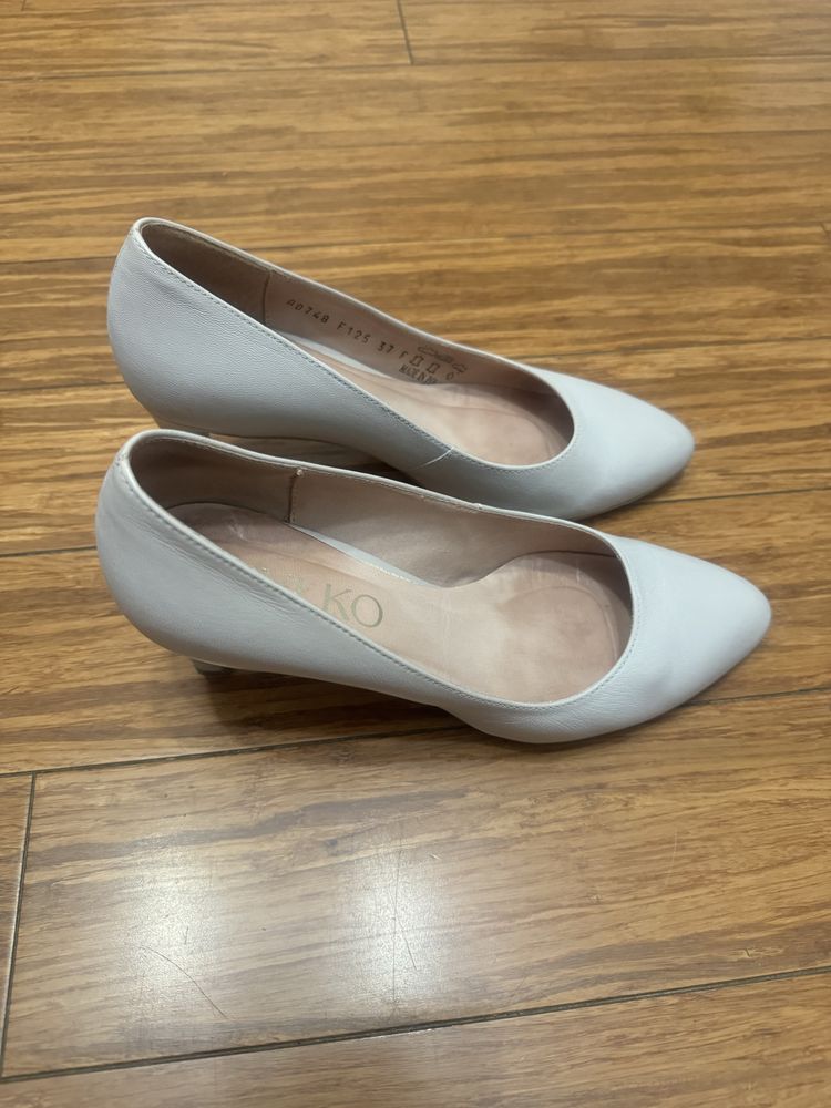 Buty na obcasie ryłko r.37