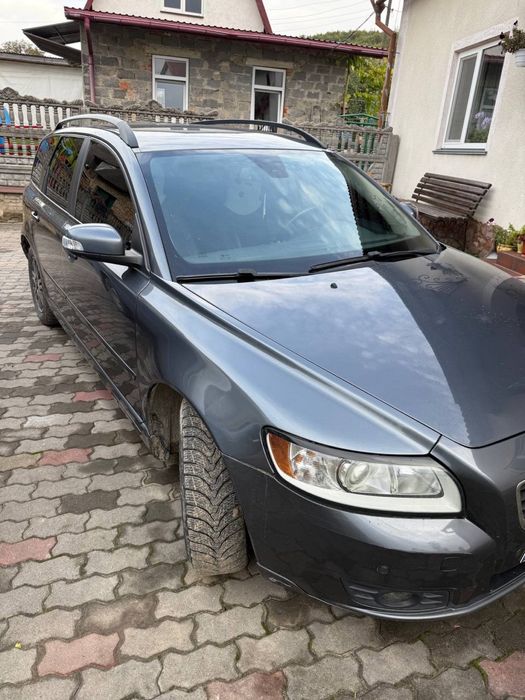 Volvo V50 2009 року