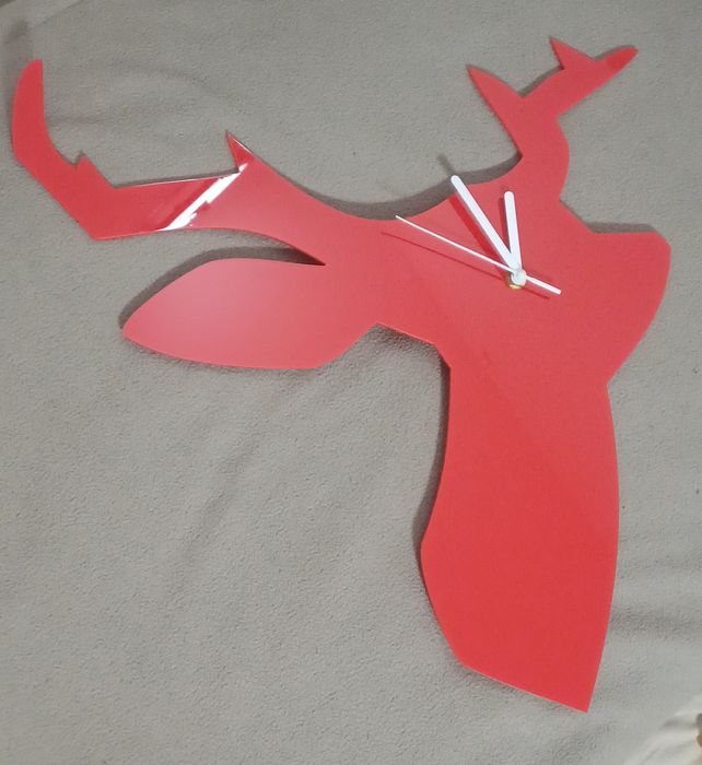 Czerwony Zegar  renifer