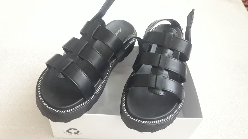 Нові жіночі босоніжки р. 38