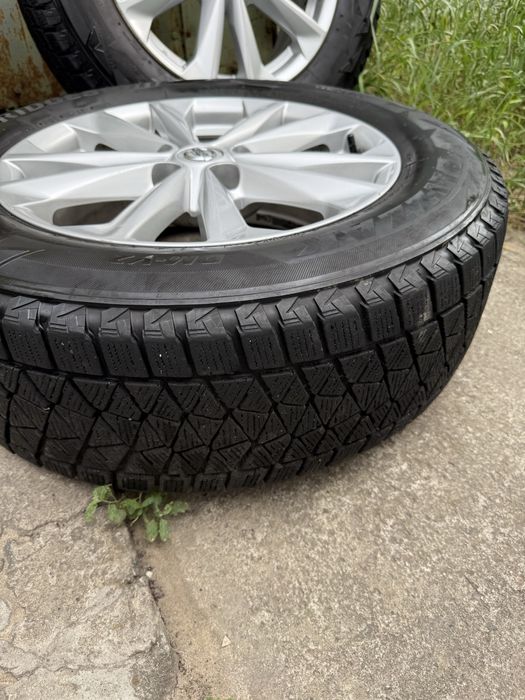 Резина зимняя Bridgestone Blizzak DM-V2