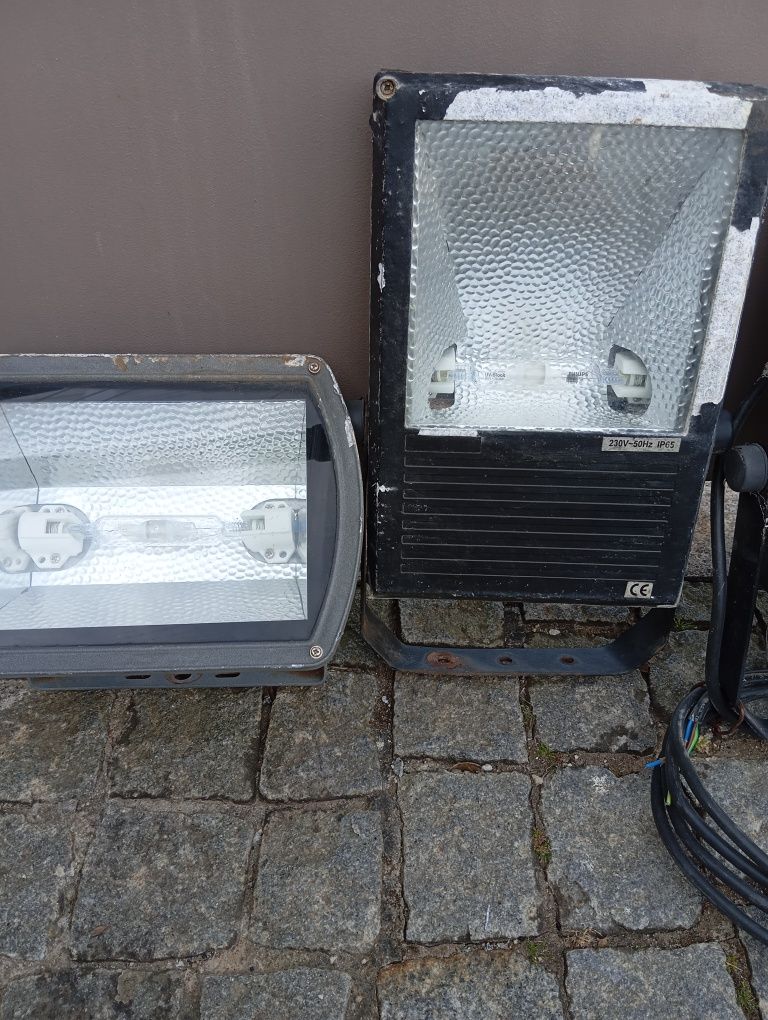 4 focos potentes , 230V