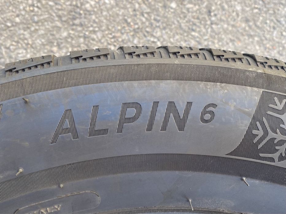 2шт 225/55R16 Michelin Alpin6