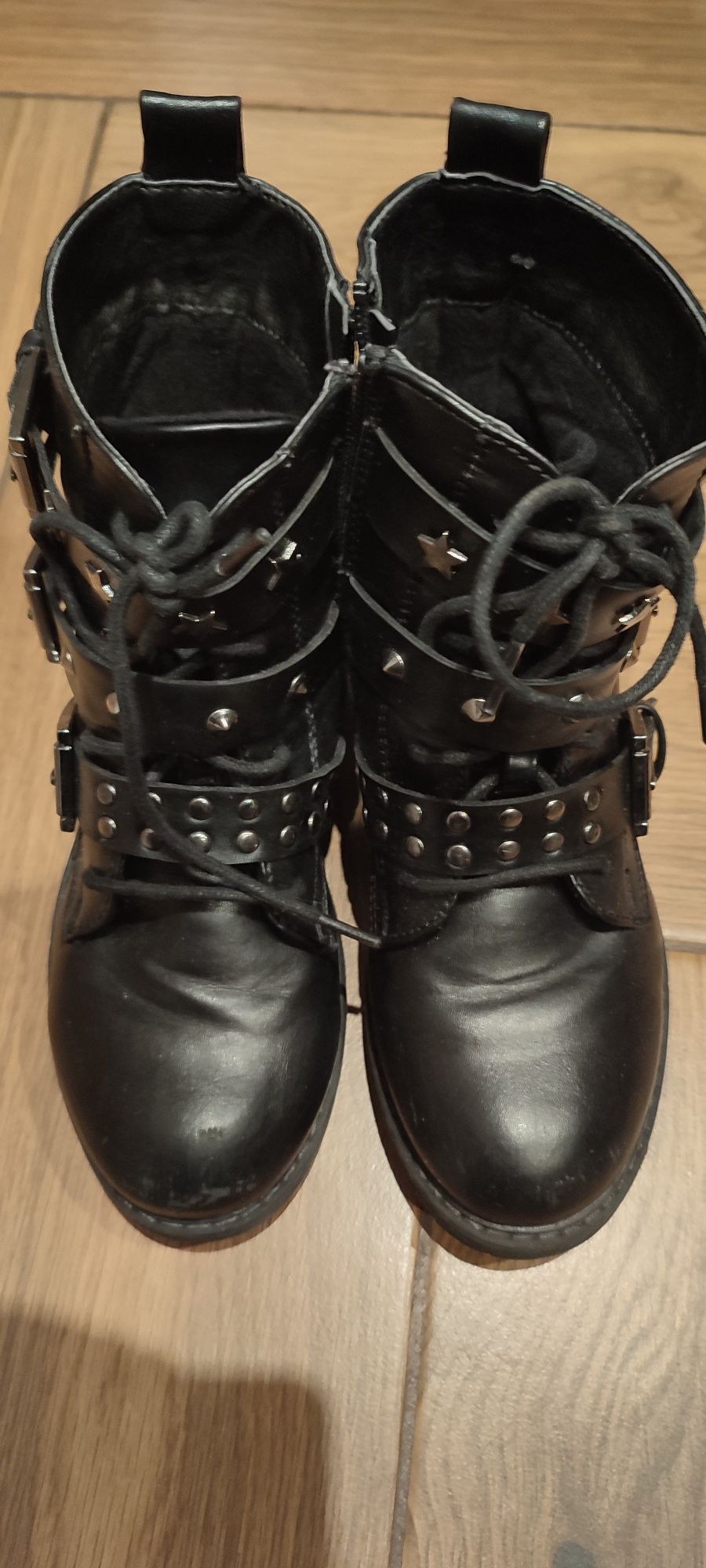 Buty botki czarne roz.33