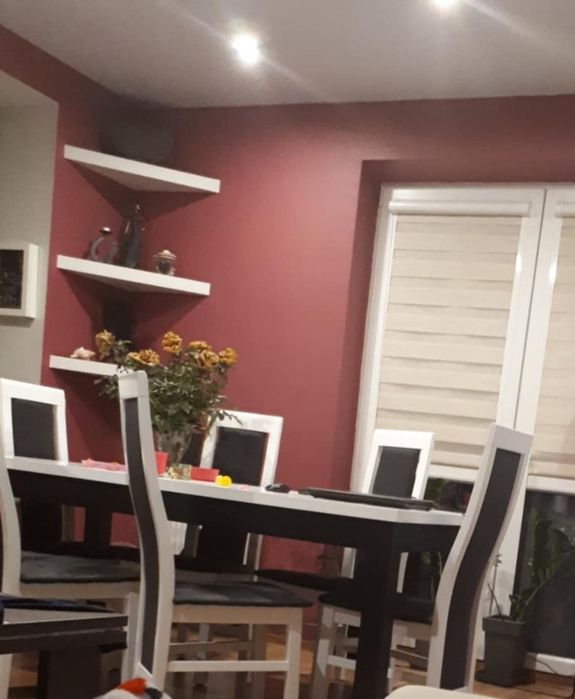 Stół z 8 krzesłami