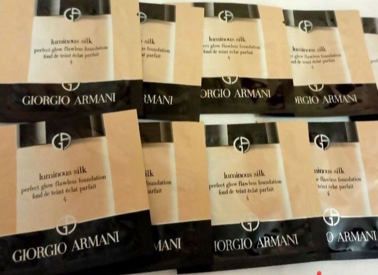 Giorgio Armani Luninous Silk 4 podkład do twarzy 10 ml