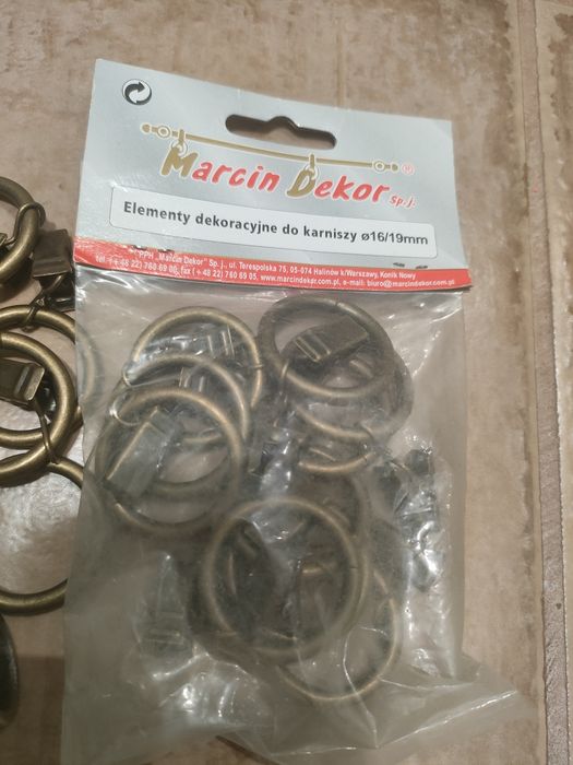 Miedziane kółka z żabkami do karnisza