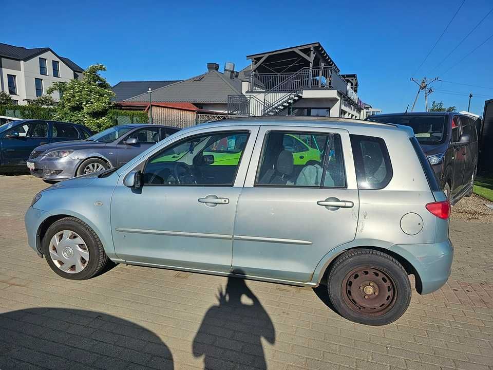 Mazda 2. 2004 rok 1.4 diesel opłaty aktualne KLIMATYZACJA