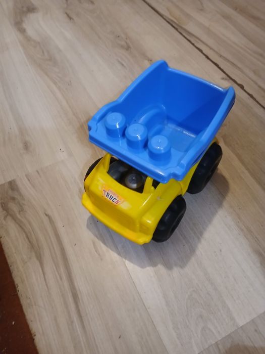 Dla maluchów prosta wywrotka do np. Piasku ryżu w domu dla.chłopca