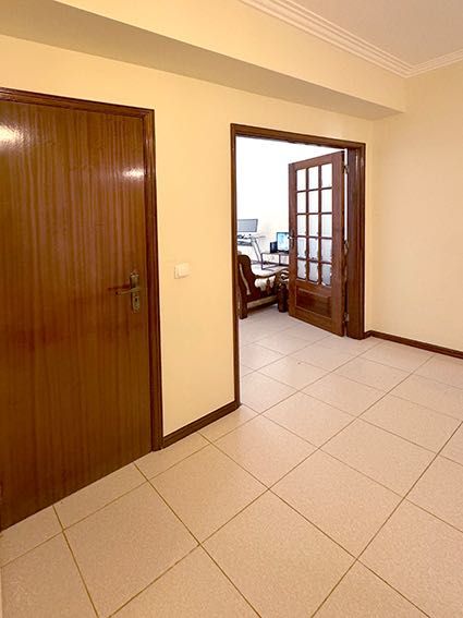 Apartamento T2 na Amorosa com garagem e terraço