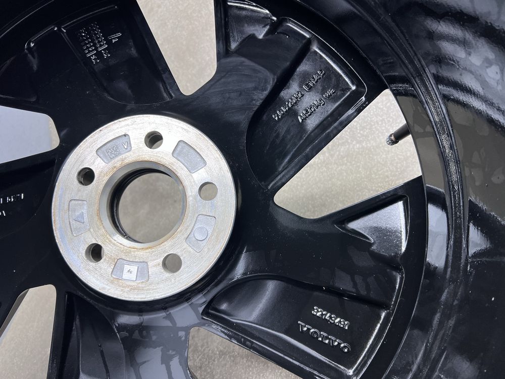 Диск 1шт задній R20 5 108 J9 et58.5 Оригінал Volvo XC40 вольво
