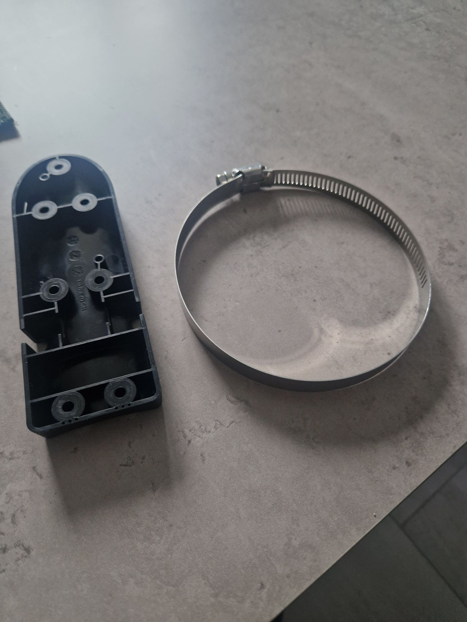 Uchwyt mocowanie przetwornika garmin gt54 pod silnik