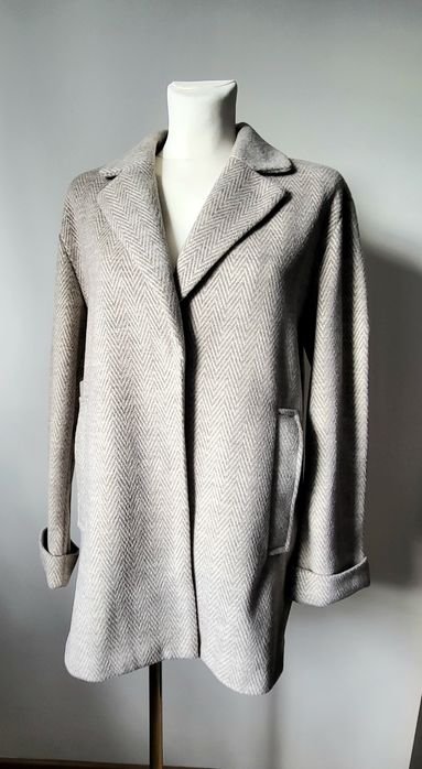 Płaszcz beżowy Bershka rozmiar M nowy