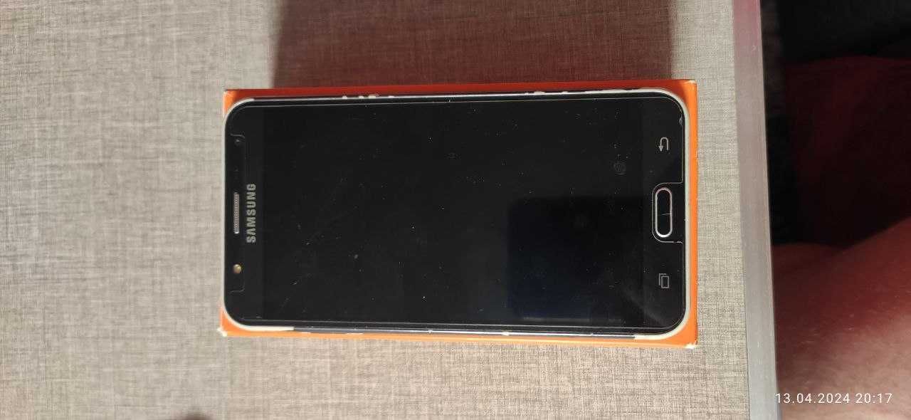 Смартфон Samsung Galaxy J7 1,5/16GB black (SM-J700HZKDSEK)