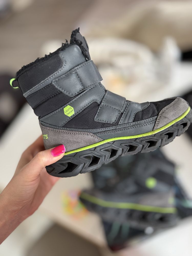 Ботинки черевики на липучках з підсвіткою  Skechers 32 р оригинал