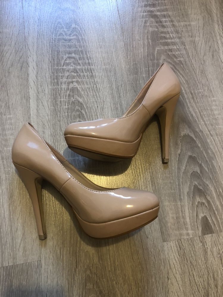 Buty na obcasie + fleki zapasowe, rozmiar 38. Wkladka 24 cm