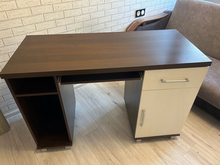 Sprzedam zestaw mebli w bardzo dobrym stanie