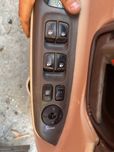 Блок кнопок стеклоподьемников Хюндай акцент 08год hyundai accent
