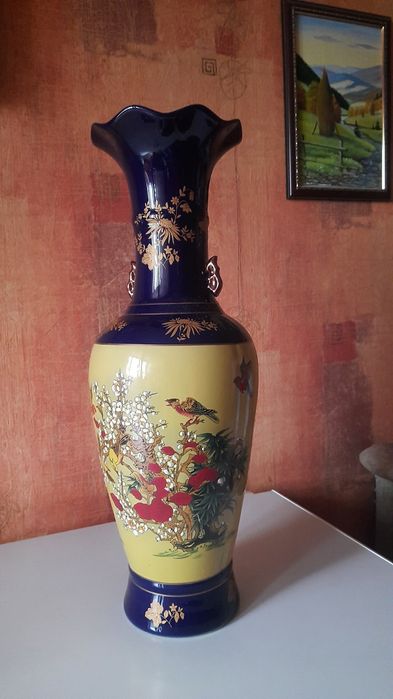 Ваза для квітів напольна