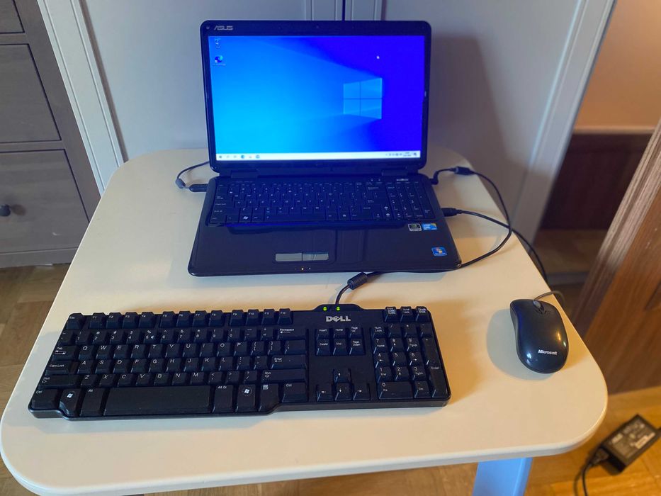 Laptop Asus K61ic 16 + myszka + klawiatura